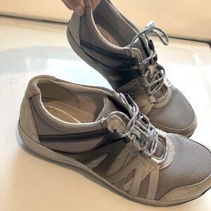Dansko Henriette Sneakers sz 39 Like New